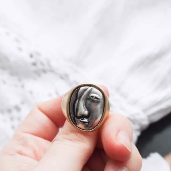 🆕 NIKA Abstract Face Ring - Picture 4 of 8